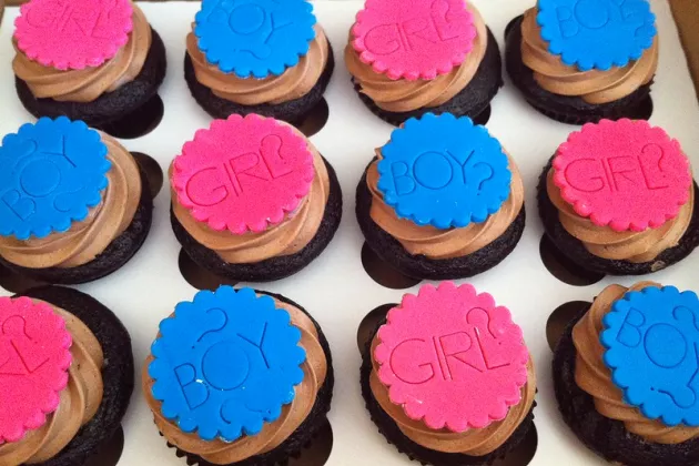 Pink and blue cupcakes